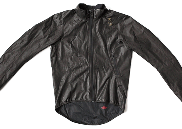 One Gore-Tex Active, la chaqueta impermeable para ciclistas más avanzada del planeta