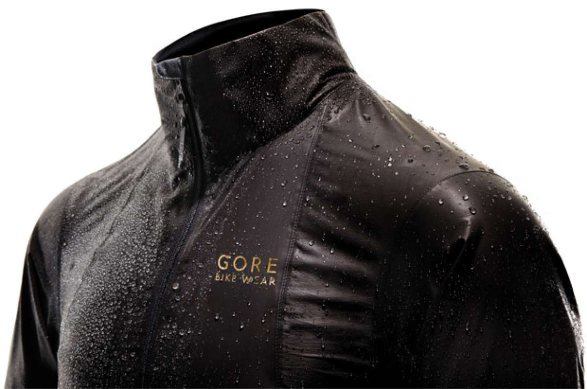 One Gore-Tex Active Shakedry, la chaqueta impermeable para ciclistas más avanzada del planeta