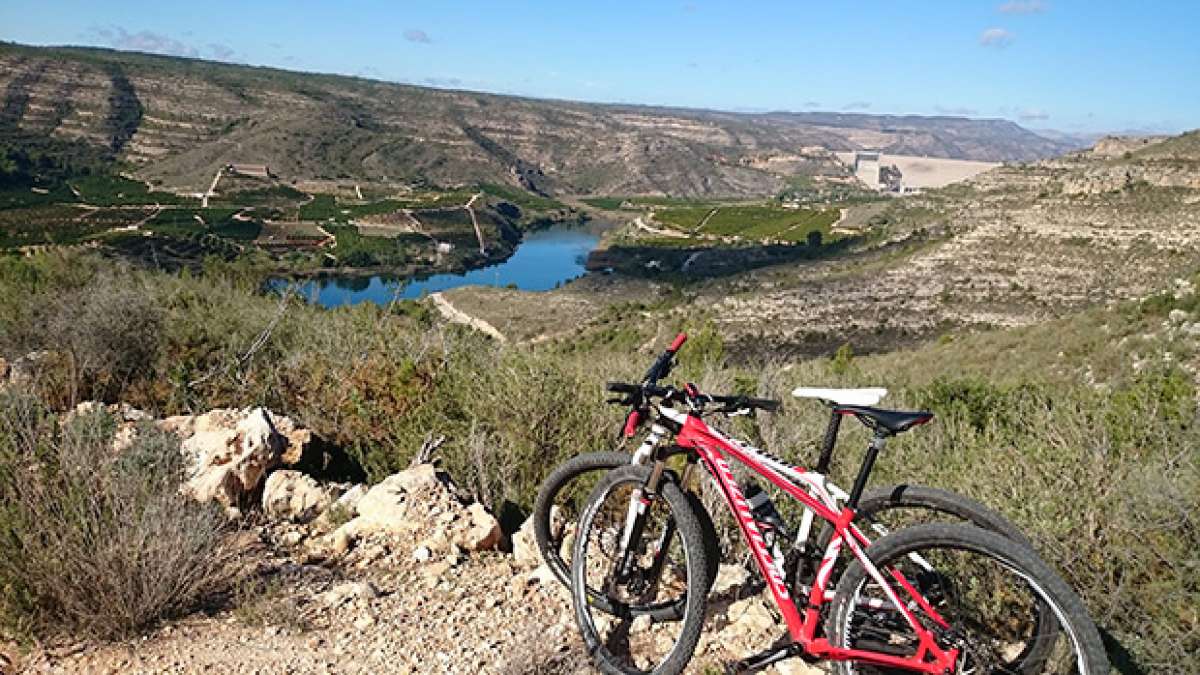 La foto del día en TodoMountainBike: 'El Pantano de Tous'