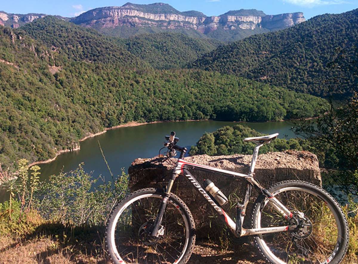 La foto del día en TodoMountainBike: 'Pantano de Susqueda - Pantano de Sau'