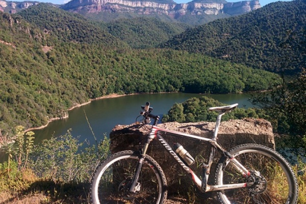 La foto del día en TodoMountainBike: "Pantano de Susqueda - Pantano de Sau"