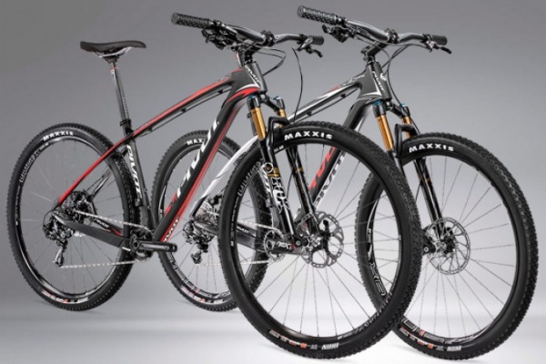 Pivot LES Carbon 2015: Versiones de 27.5 y 29 pulgadas para la máquina más rodadora de Pivot Cycles