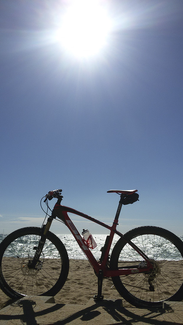 La foto del día en TodoMountainBike: 'Rodando por El Maresme'