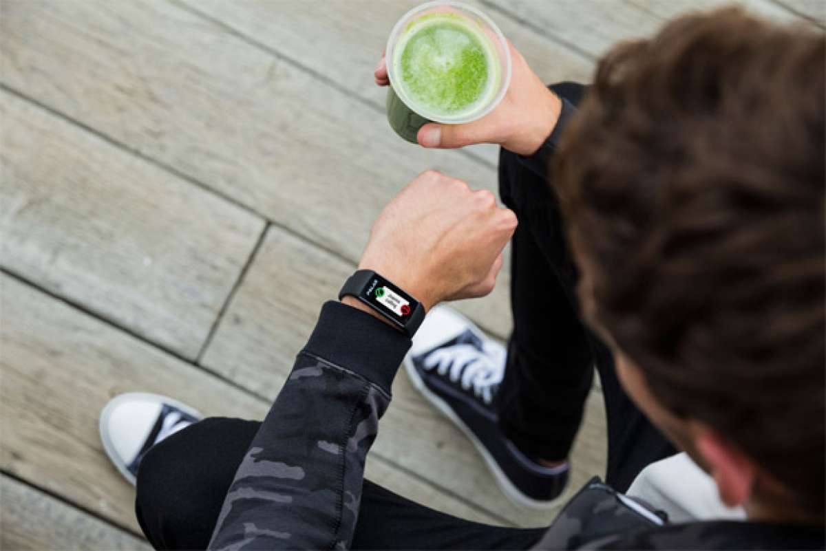 Polar A360, la primera pulsera deportiva de la firma con sensor óptico y pantalla táctil