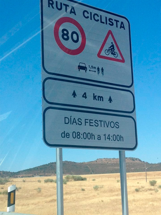 La DGT pone en marcha la implantación de 'rutas ciclistas' en carreteras de alto tráfico de bicicletas