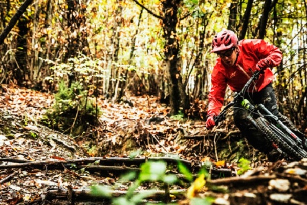 Probando las nuevas ruedas de SRAM con Jérôme Clementz