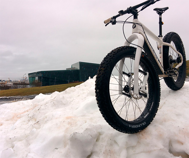 En la Red: Nuevos puños de Siliconegrips, nuevas bielas de Race Face, nueva tija telescópica de Marzocchi, nueva horquilla Lauf Carbonara y alguna sorpresa más