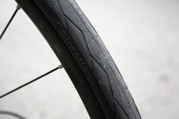 A prueba: Ruedas sólidas Tannus Semi Slick 700x28C