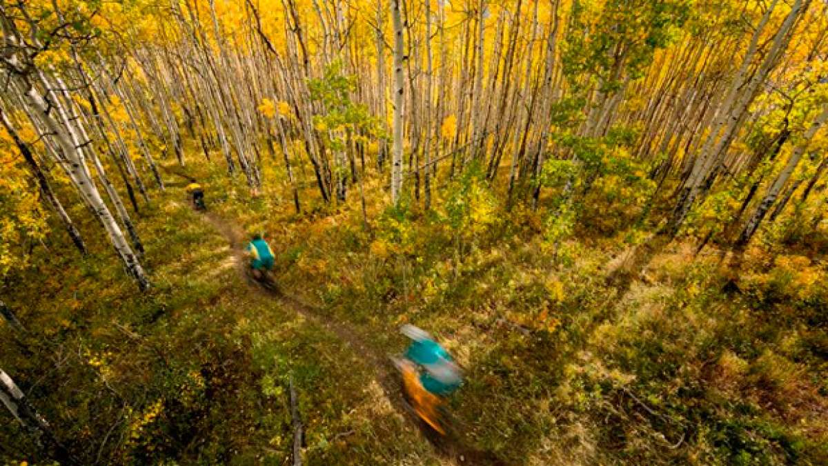 Rodando por las 'Elk Mountains' de Colorado con los chicos de Yeti Cycles