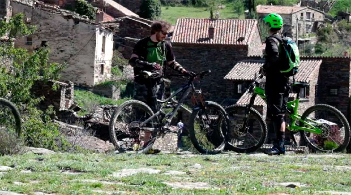 Descubriendo los monumentos 'naturales' de Madrid con los chicos de TrackMTB