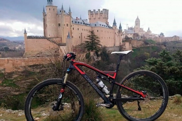 La foto del día en TodoMountainBike: "Ciudad Patrimonio de la Humanidad"