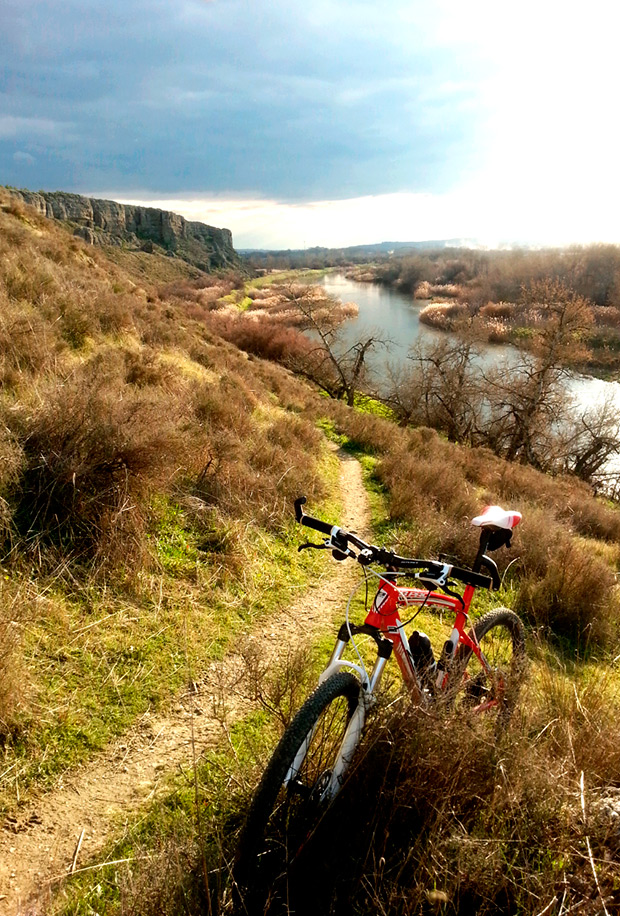 La foto del día en TodoMountainBike: 'Sobre el río Jarama'