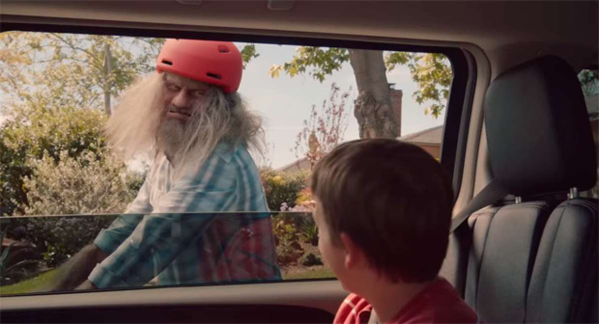 "Shed The Monster", una genial campaña de PeopleForBikes para incentivar el uso de la bicicleta