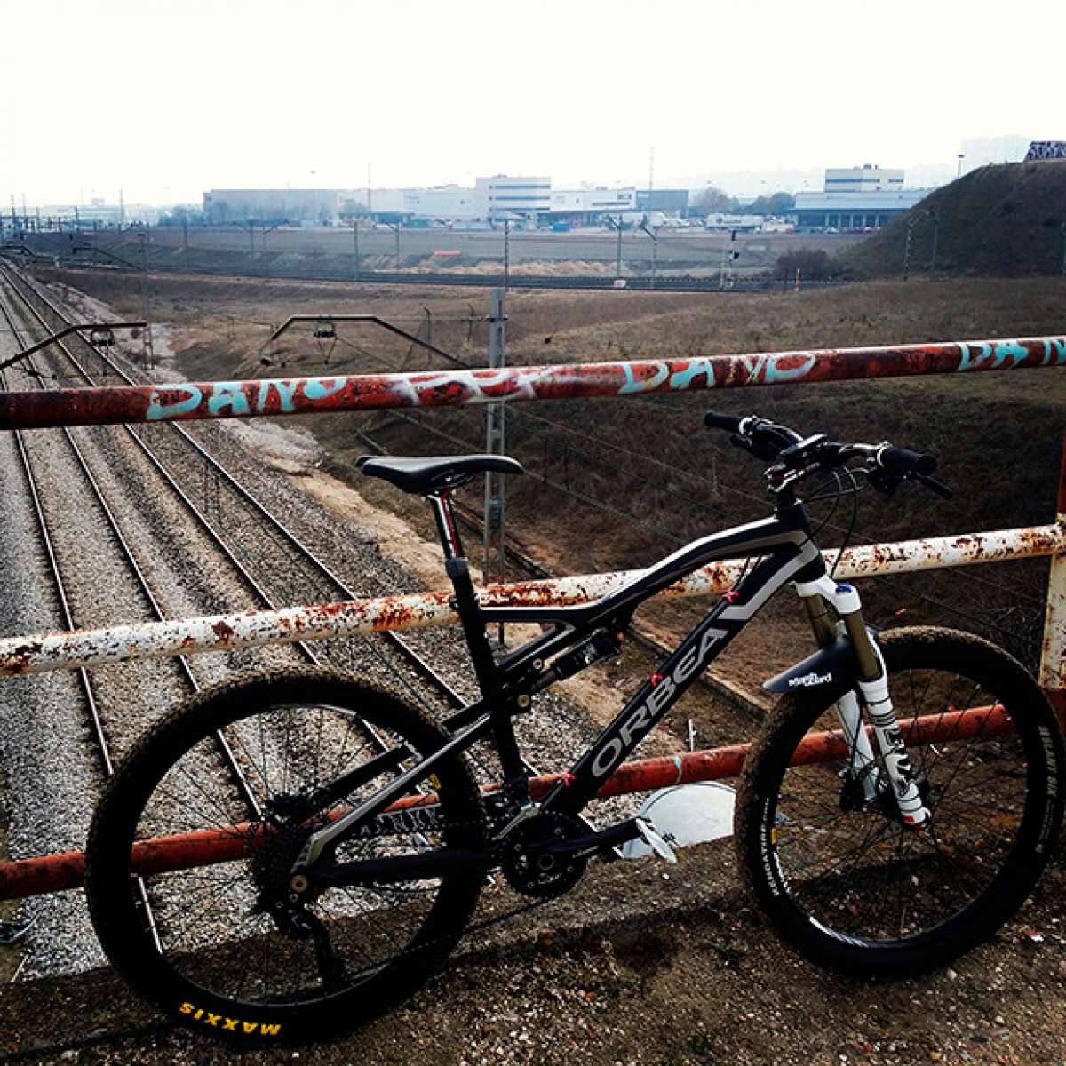 La foto del día en TodoMountainBike: 'Sobre la vía'