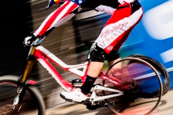 La Specialized Demo de Aaron Gwin, robada en su propio garaje