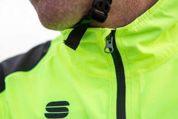 Hot Pack Norain, el chubasquero más ligero, compacto y transpirable de Sportful