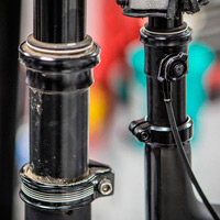 Guiado externo e interno... Otro secreto revelado sobre la nueva tija telescópica de Fox