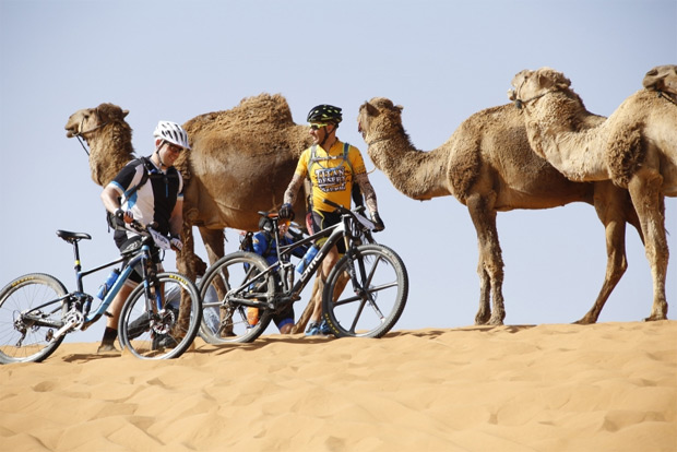 ¿Bicicletas eléctricas en la Titan Desert? Sí, en la modalidad Titan Contact