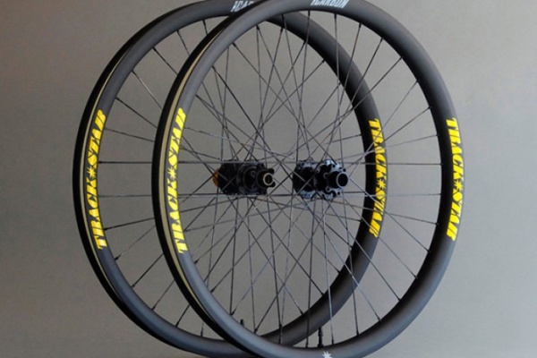 TrackStar Wheels, ruedas de carbono "a la carta" con perfil ancho y garantía nacional