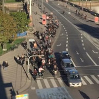 Cientos de bicicletas y algún que otro coche: así es el tráfico en Copenhague (Dinamarca)