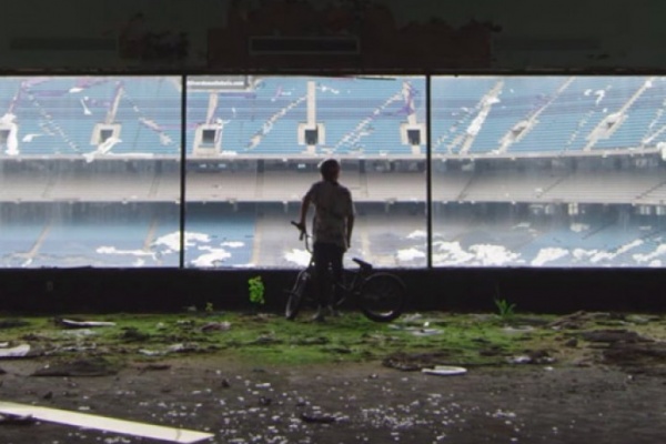 BMX extremo en el Pontiac Silverdome Stadium con Tyler Fernengel