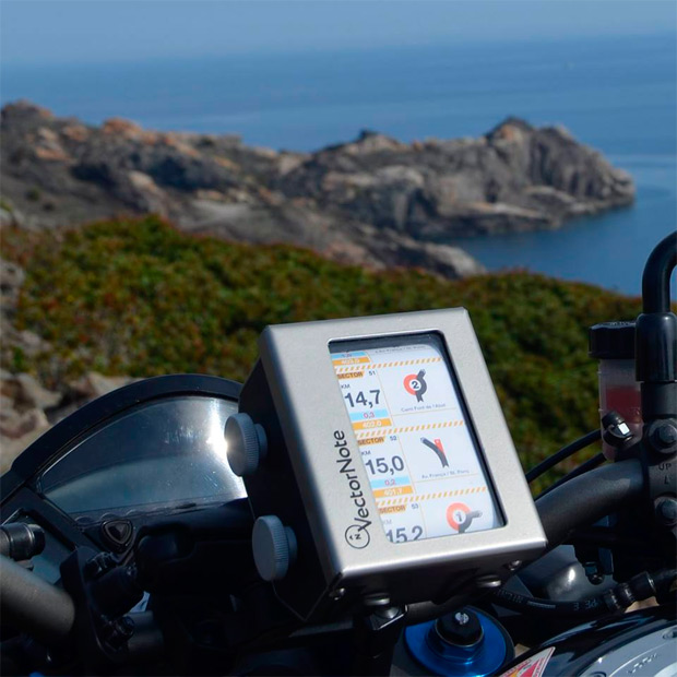 Vector Note, un 'libro de ruta' analógico para motos y bicicletas