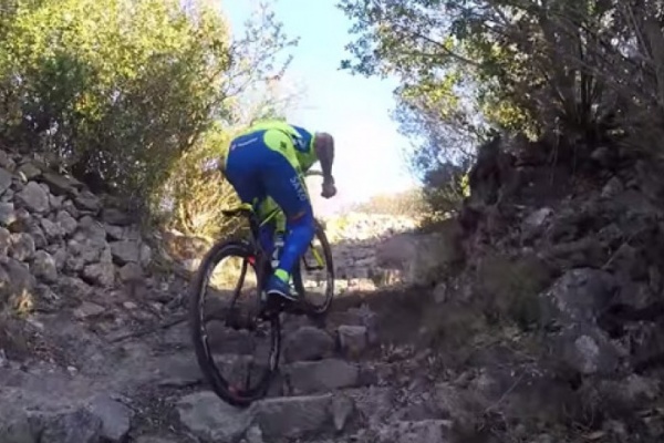 ¿El ascenso más técnico, difícil e increíble jamás realizado sobre una bicicleta? El de Vittorio Brumotti