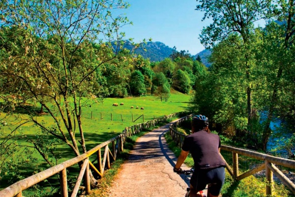 25 rutas cicloturistas para descubrir Asturias sobre una bicicleta
