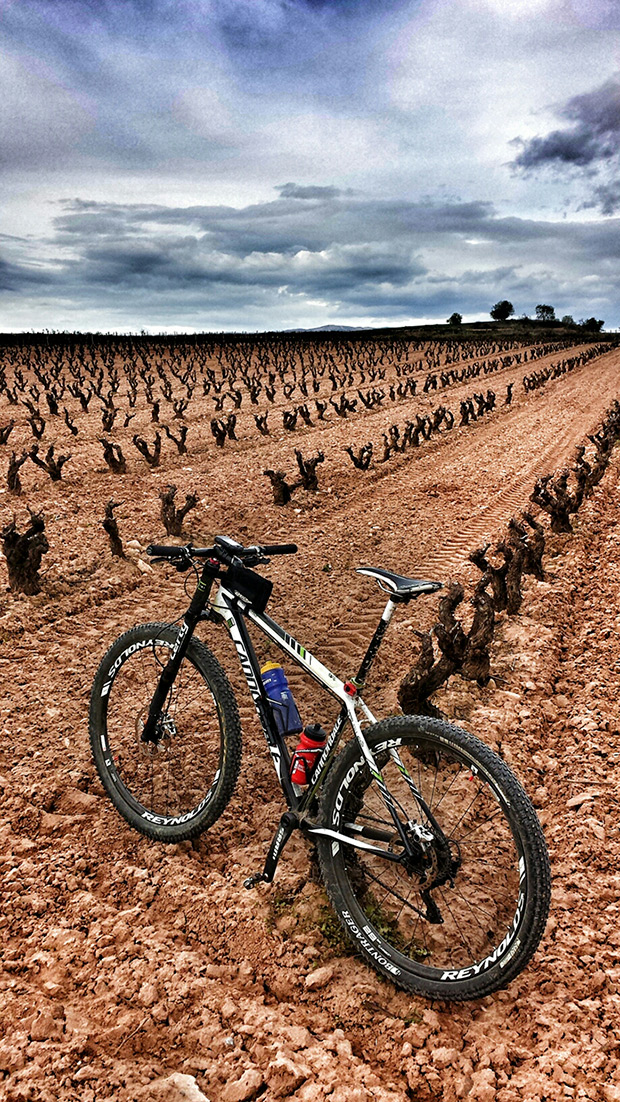 La foto del día en TodoMountainBike: 'Por tierras riojanas'