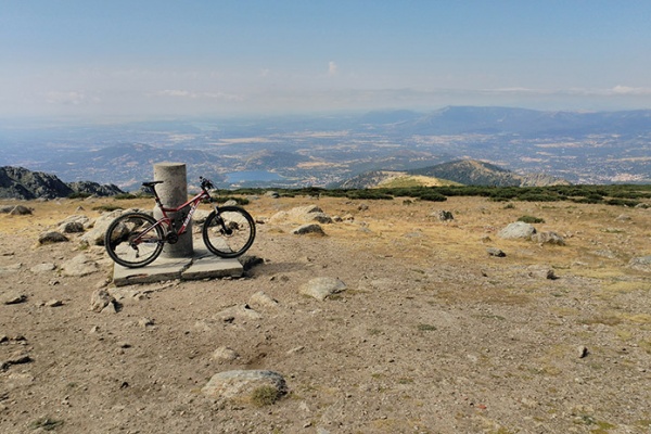 La foto del día en TodoMountainBike: "Desde lo alto del Mundo"