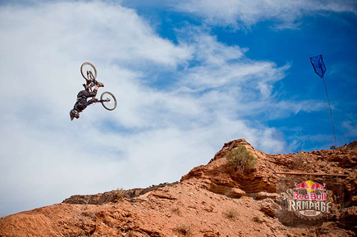 El espectacular doble 'backflip' de Antoine Bizet en el Red Bull Rampage 2016