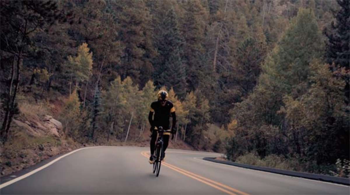 Subiendo en bicicleta el Pikes Peak, el segundo puerto asfaltado más alto de Estados Unidos