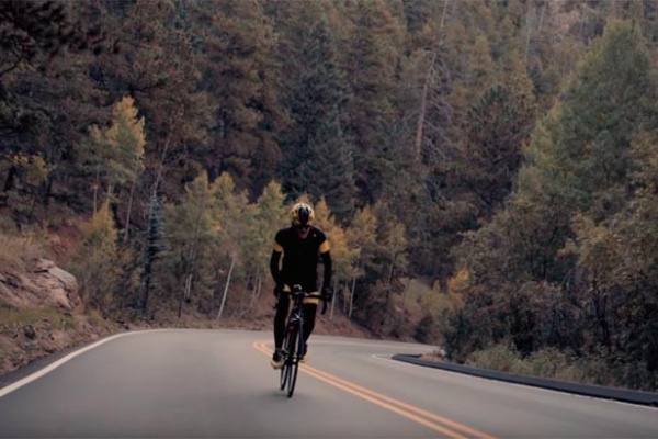 Subiendo en bicicleta el Pikes Peak, el segundo puerto asfaltado más alto de Estados Unidos