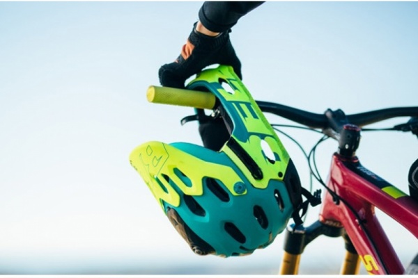 Primeras imágenes del casco Bell Super 2R con cámara integrada 360fly