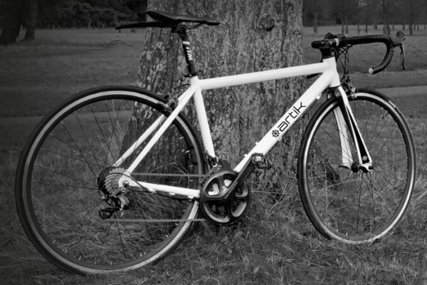 Artik, las bicicletas eléctricas más ligeras del mundo, llegan a España