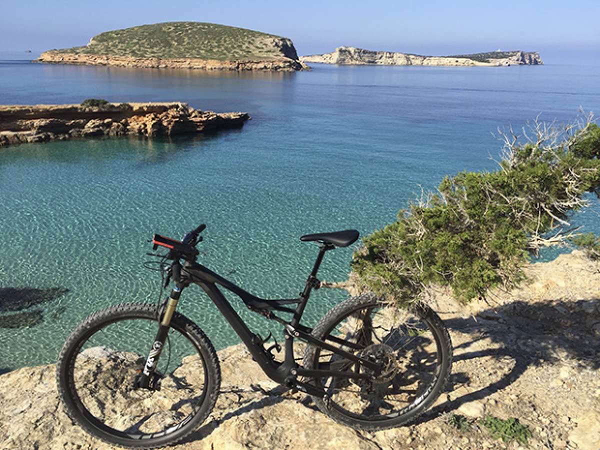 La foto del día en TodoMountainBike: 'Cala Conta en Ibiza'