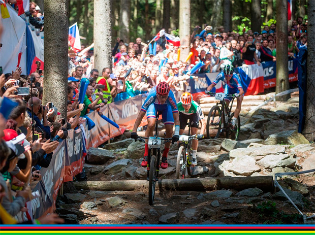 Nino Schurter y Annika Langvad, Campeones del Mundo XCO de 2016