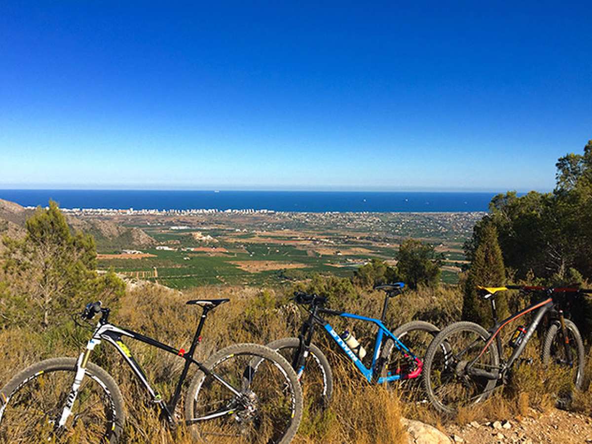 En TodoMountainBike: La foto del día en TodoMountainBike: 'La Plana a nuestros pies'