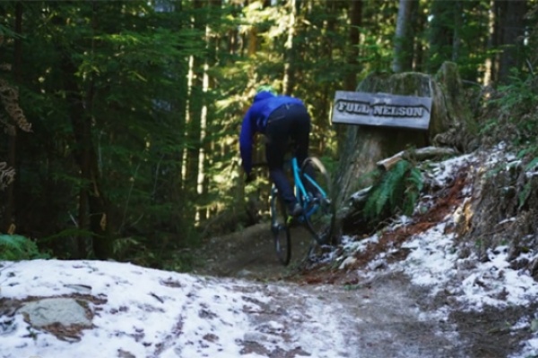 Ciclocross extremo en la famosa pista "Full Nelson" de Squamish con Yoann Barelli
