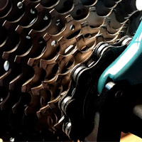 Cómo aplicar correctamente cera lubricante a la cadena para disfrutar de todas sus ventajas