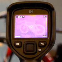 Así es un control de la UCI para detectar el fraude tecnológico en una bicicleta de competición