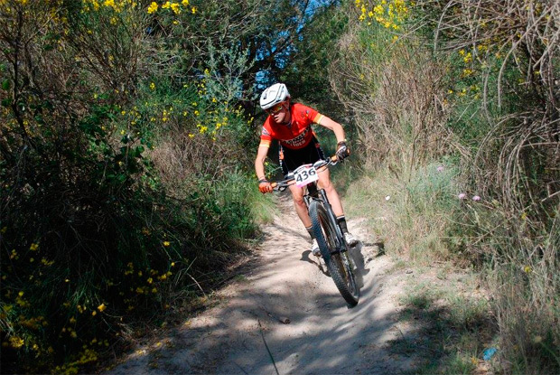 Ever Alejandro Gómez y Núria Espinosa, campeones de la Copa Catalana Internacional BTT de Igualada