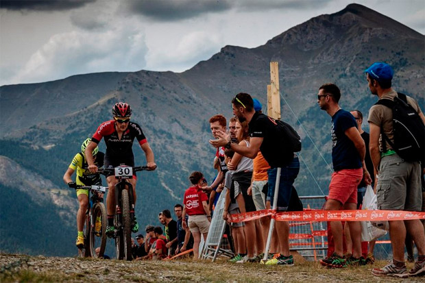 Julien Absalon y Catharine Pendrel, campeones de la Copa del Mundo UCI XCO 2016