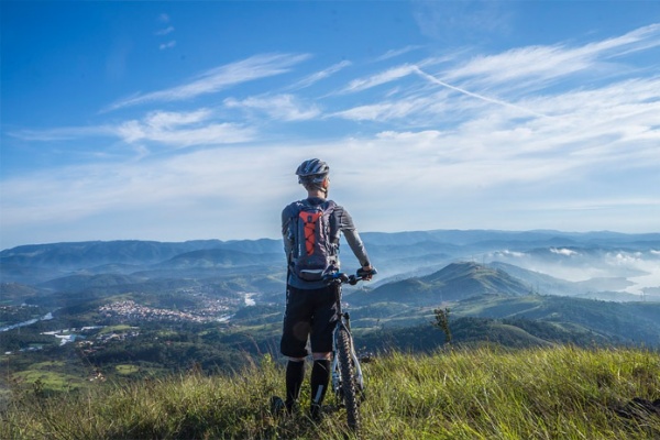 Las siete cosas esenciales que todo ciclista debe llevar en una salida