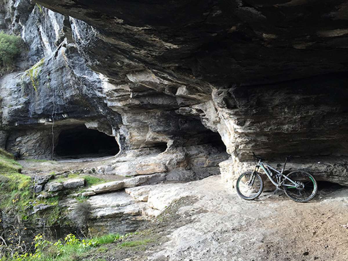 La foto del día en TodoMountainBike: 'Cuevas de Los Goros, Álava'