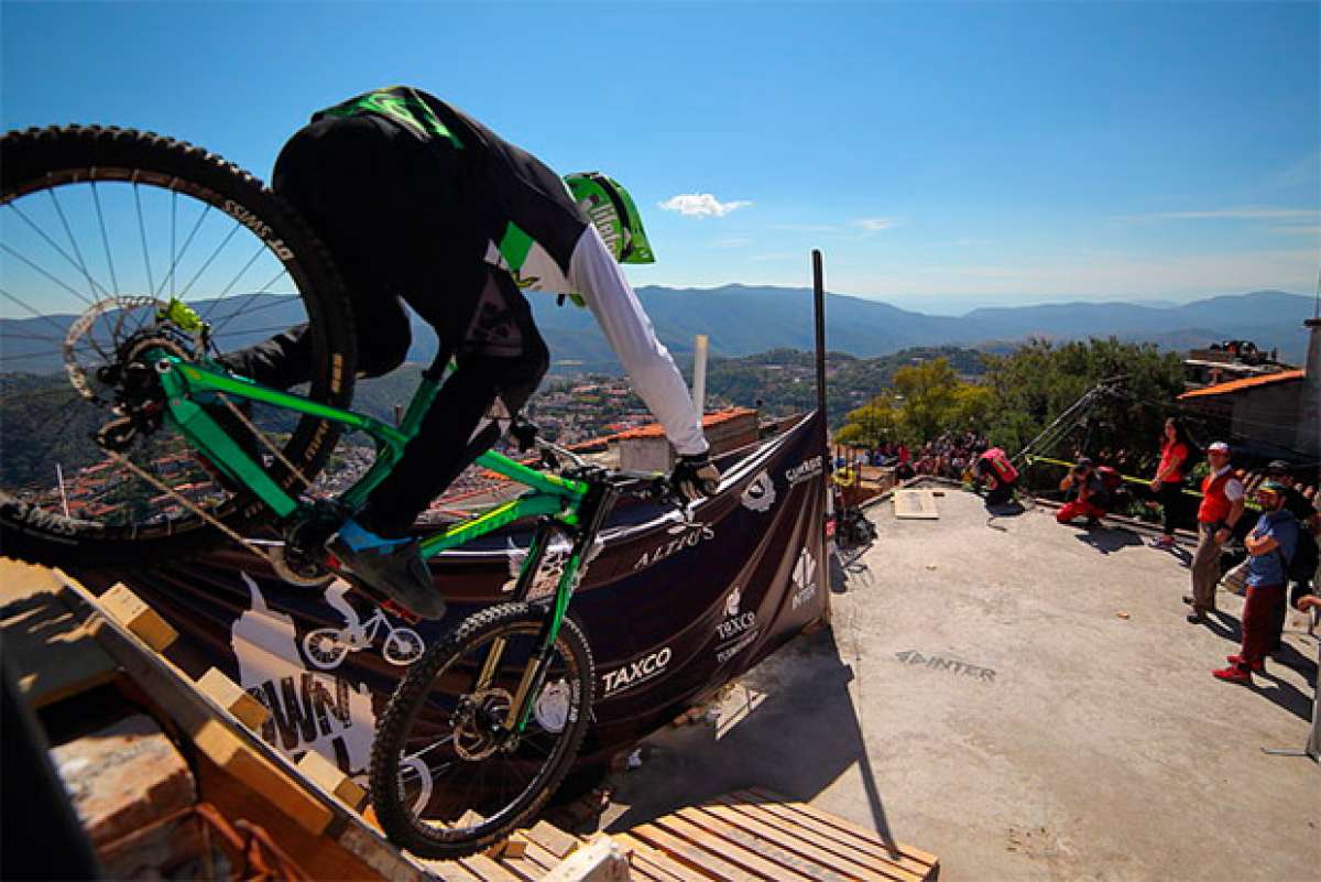 En TodoMountainBike: Así ha sido el descenso ganador de Johannes Fischbach en el City Downhill World Tour 2016 disputado en Taxco