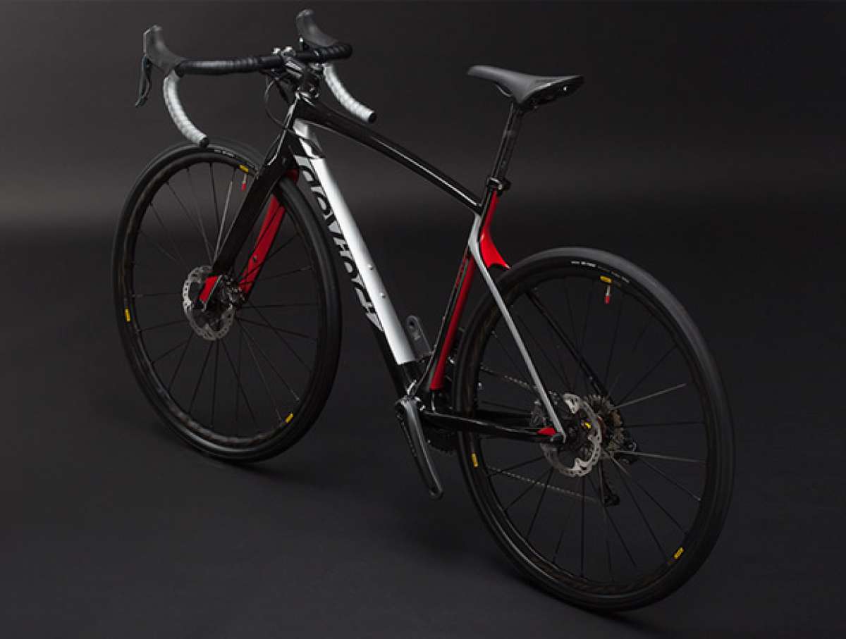 Devinci Hatchet Carbon, revisión en carbono para la 'Gravel Bike' de la marca