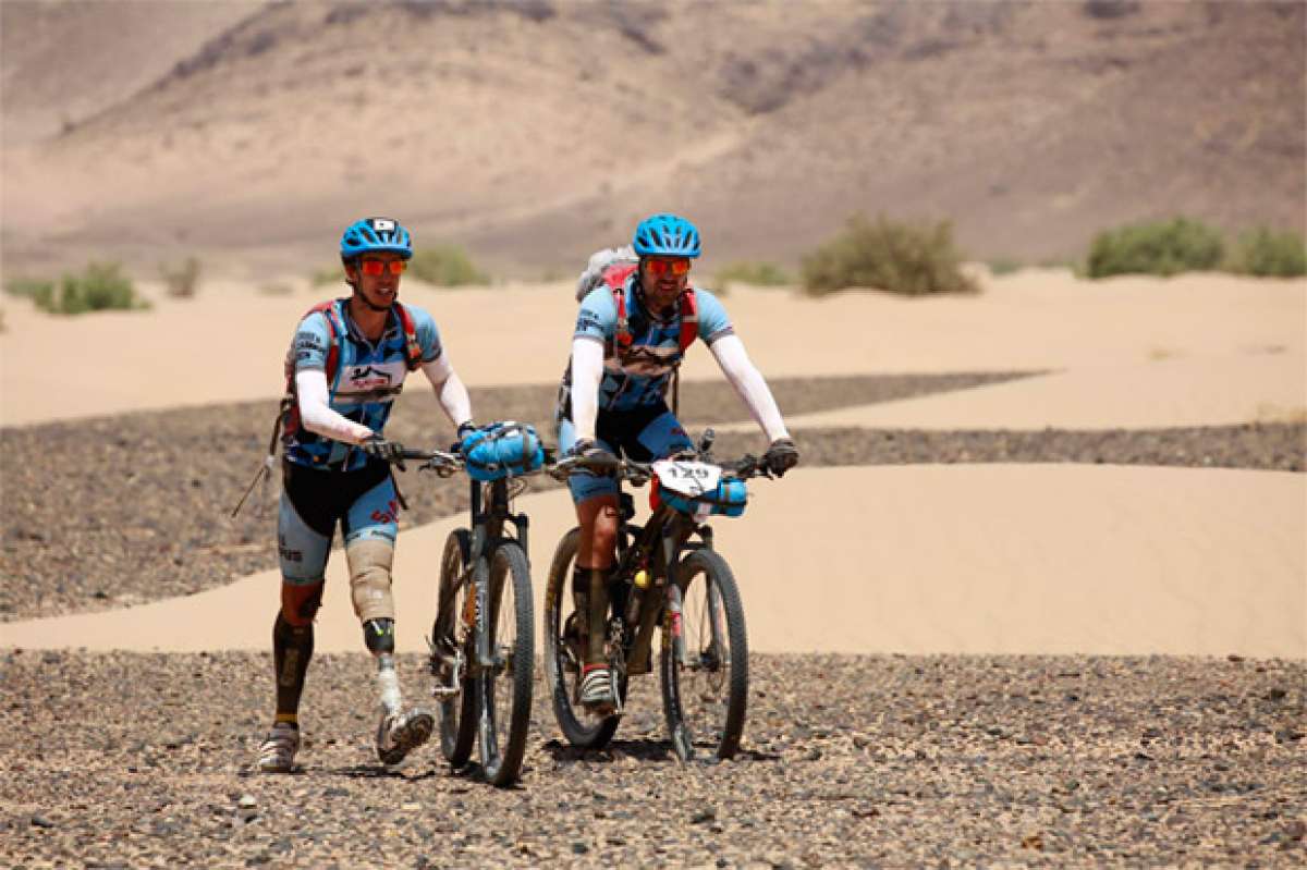 'De aquí no me voy, me echan', el documental sobre el atleta amputado Dani Nafría en la Titan Desert 2016