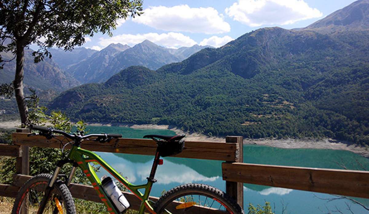 En TodoMountainBike: La foto del día en TodoMountainBike: 'Embalse de Búbal'