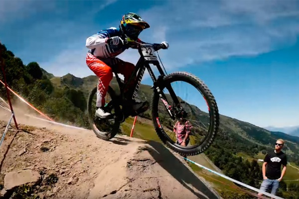 Troy Brosnan dice adiós a Specialized tras siete años corriendo con la marca